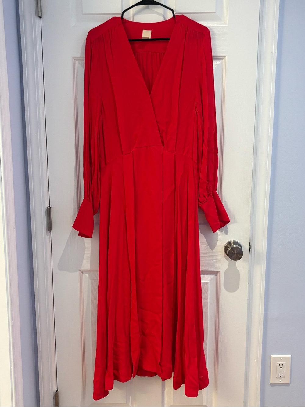 H&M Red V-Neck Long Sleeve Midi Dress